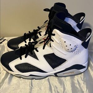 Jordan Sneakers Black and White
